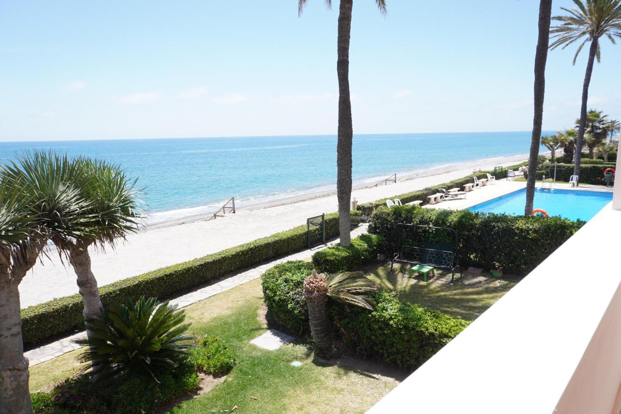 Beach View Playa Del Moral Estepona Bagian luar foto